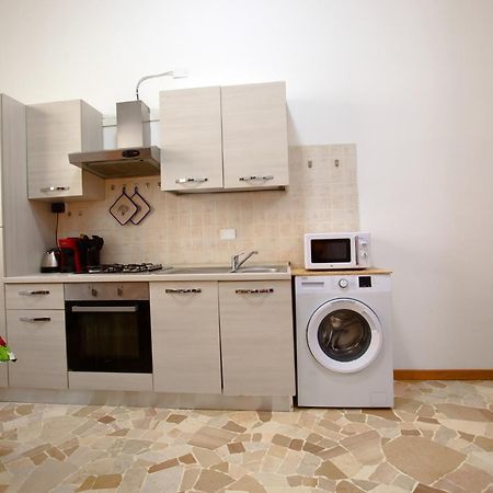 Bilocale A 400M Dalla Stazione Di Lambrate - Casa Abano Apartment Milan Bagian luar foto
